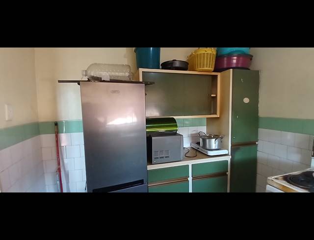 2 BEDROOM FLAT FOR SALE IN VEREENIGING CENTRAL